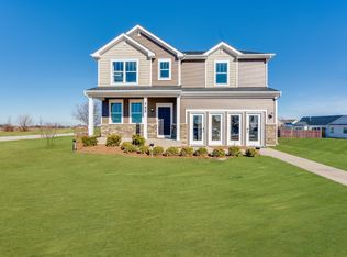 460 Cloverlane Dr, Sycamore, IL