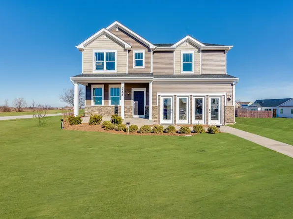 460 Cloverlane Dr, Sycamore, IL 60178