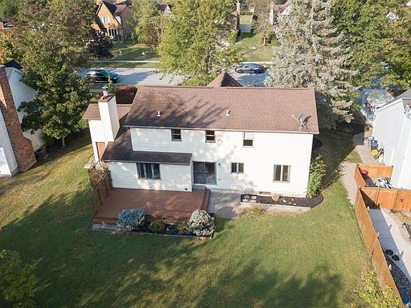 3rd image of 80 Fairview Ct