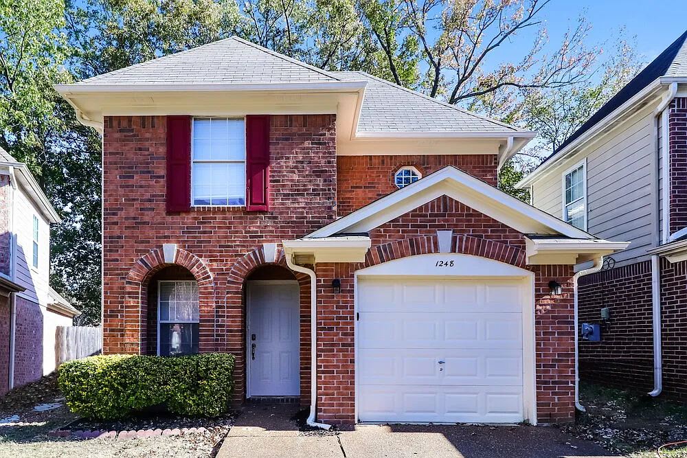 3 bed, 2.0 bath, 1300 sqft, $1,710 — Photo 1