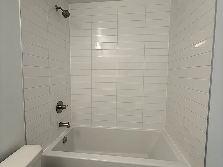 20 Soudan Ave #1907 — Photo 15