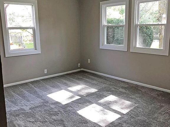 3rd image of 7058 Franklin St