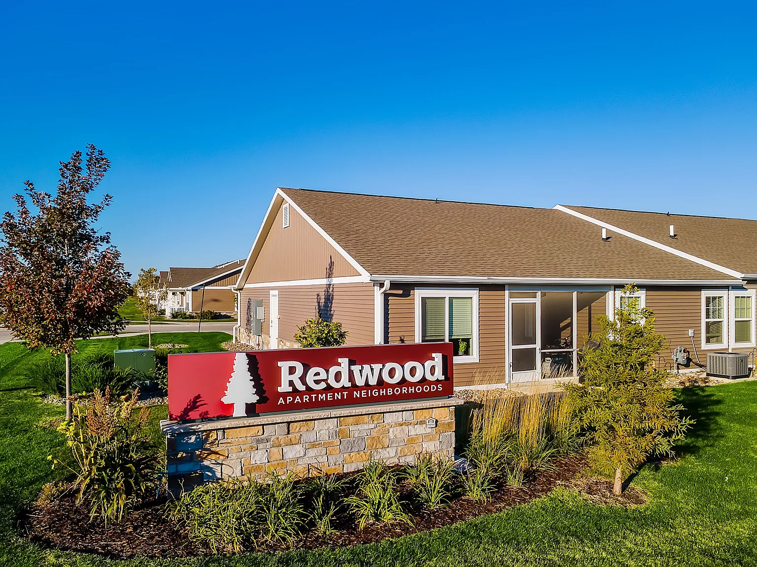 Redwood Waukee Hickman Road — Photo 4