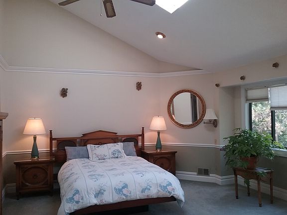 2nd image of 5 Vista Dr