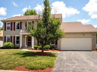 84 Blackberry Trl, Aurora, IL 60506