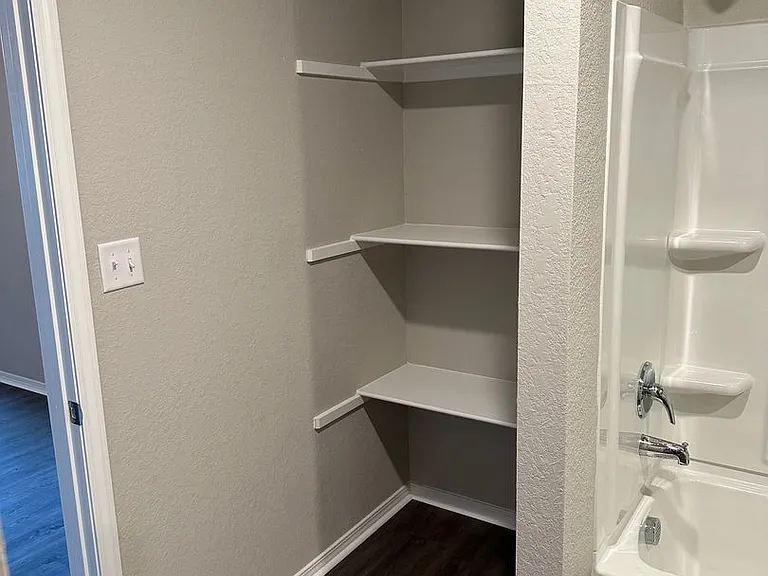 205 Logan Dr — Photo 13