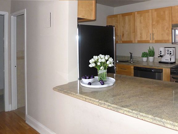 4th image of 40 Harrison St #404C