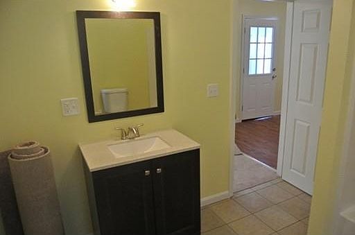 5th image of 208 Whittenton St