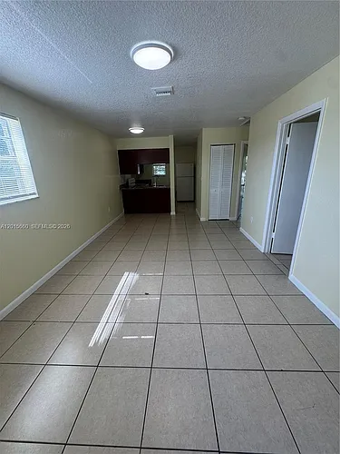 1101 W Prospect Rd #6 Photo 1