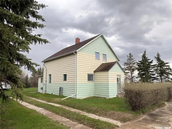 102- 104 2nd AVENUE, Meacham, SK S0K 2V0