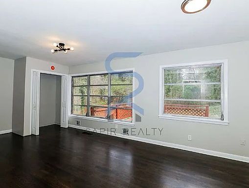 1st image of 639 Skipper Dr NW #1