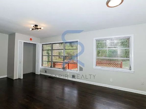 639 Skipper Dr NW #1
