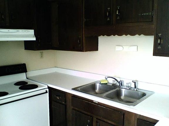 2nd image of 325 Ashlawn Dr APT 5