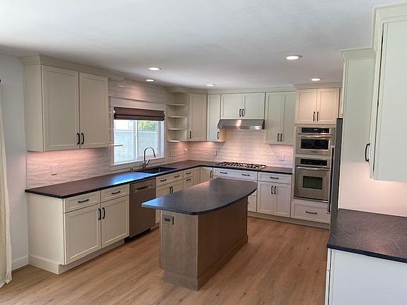 4th image of 5132 Loyola Ave
