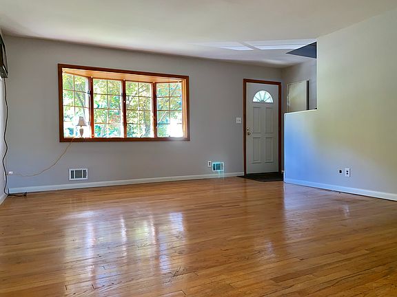 4th image of 12 Richmond Pl