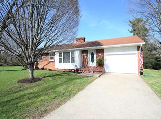 323 Primrose Dr, Saint Matthews, KY 40207