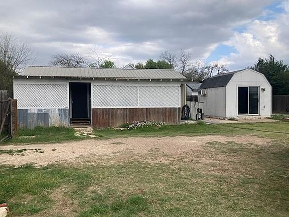 2nd image of 207 Munro Street