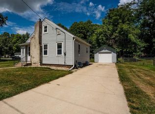 662 3rd St NE, Mason City, IA 50401