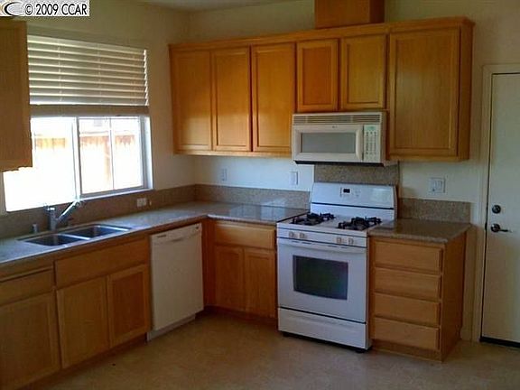 2nd image of 451 Tulip Ct