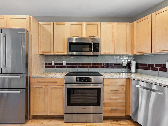 5th image of 305 E 8th St