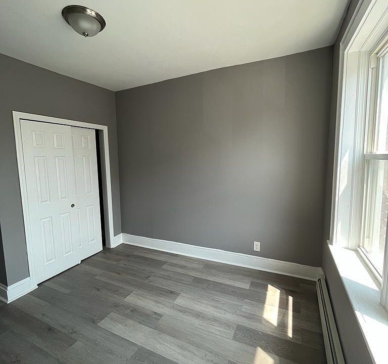 1st image of 413 Hawthorne Ave #5