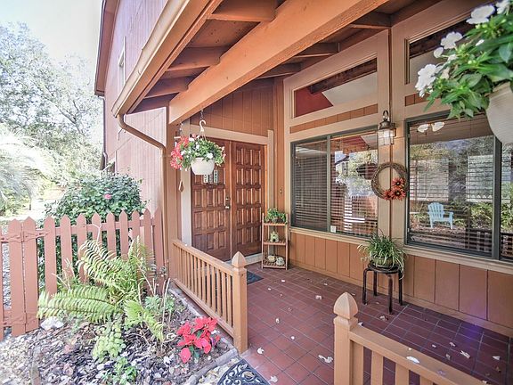 5th image of 248 Woodstock Ct