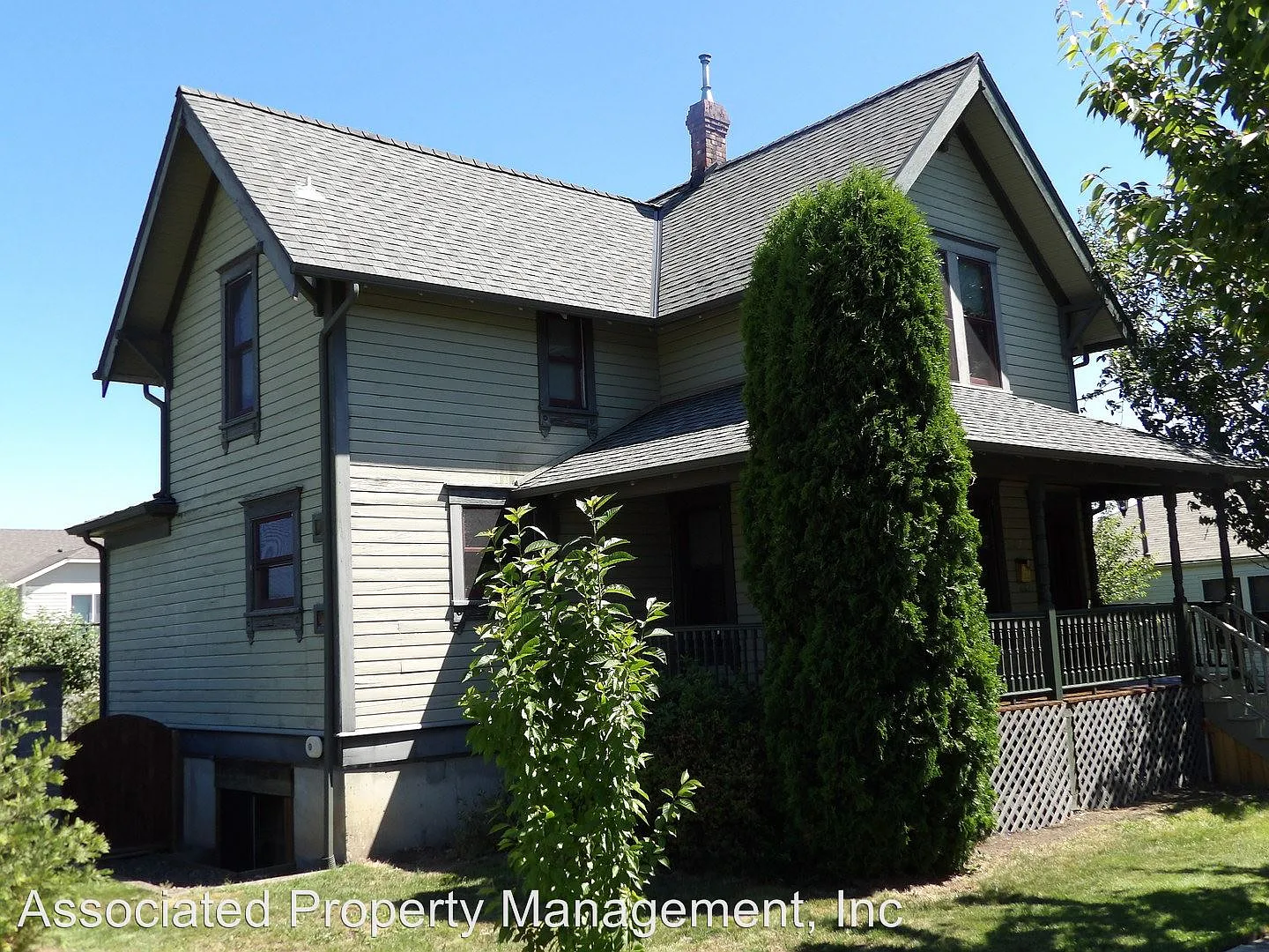 2235 University Ave photo 1