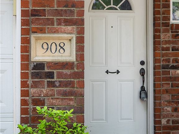 2nd image of 908 S Wood Ave