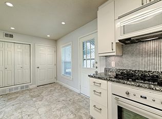 869 Peavy Rd, Dallas, TX 75218