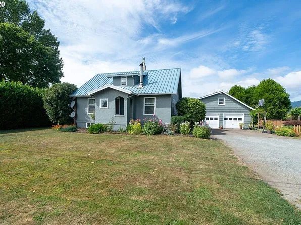 3710 3rd St, Tillamook, OR 97141