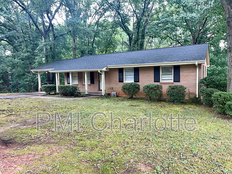 3017 Arnold Dr — Photo 3