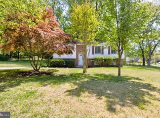 10409 Meadowridge Ln, Bowie, MD 20721