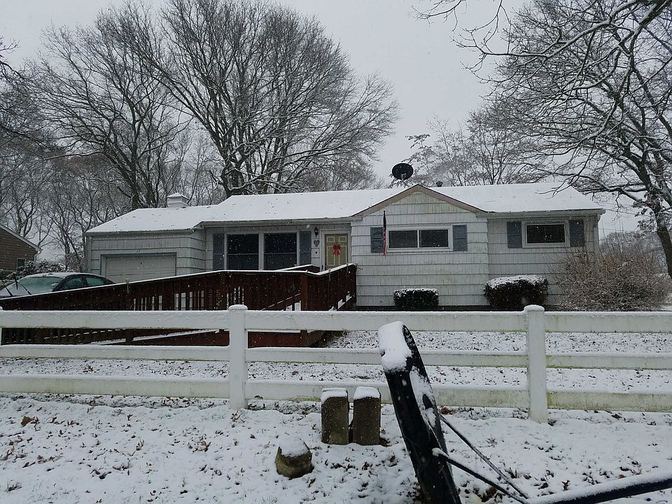 1st image of 17 Dillon Ave