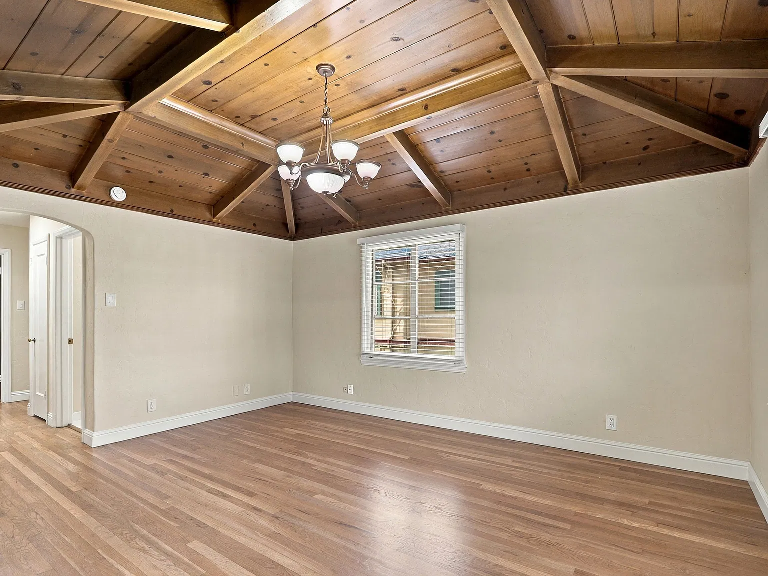 2 bed, 950 sqft, $2,795 — Photo 4