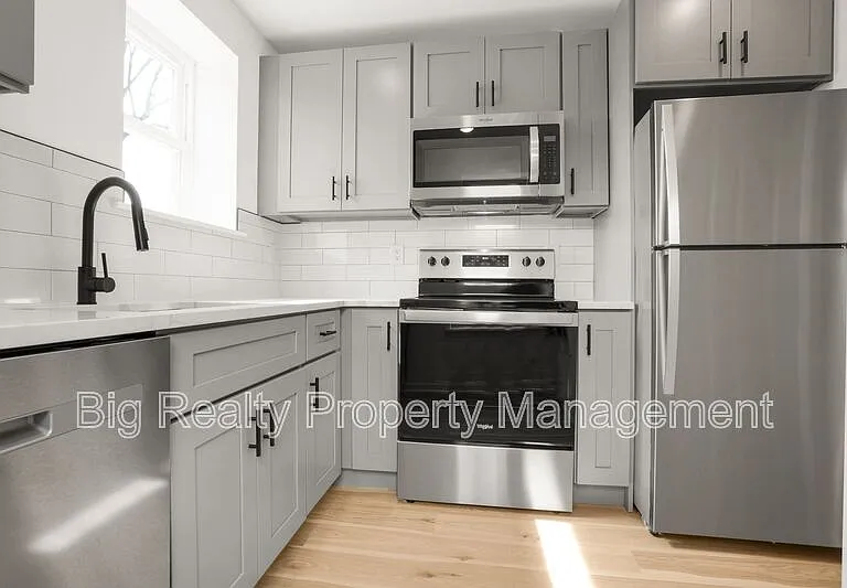 228 Bridge St #2 — Photo 3