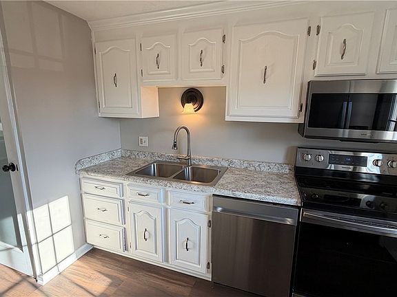 2nd image of 7489 Essex Dr