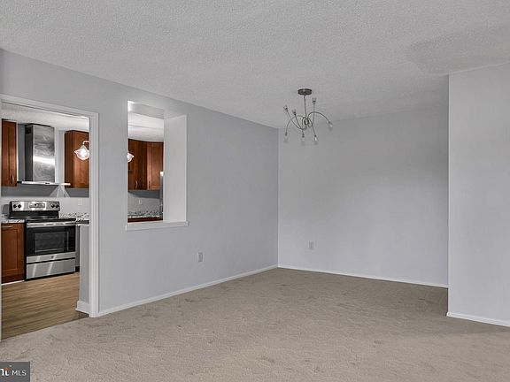 5th image of 201 Yoakum Pkwy APT 52