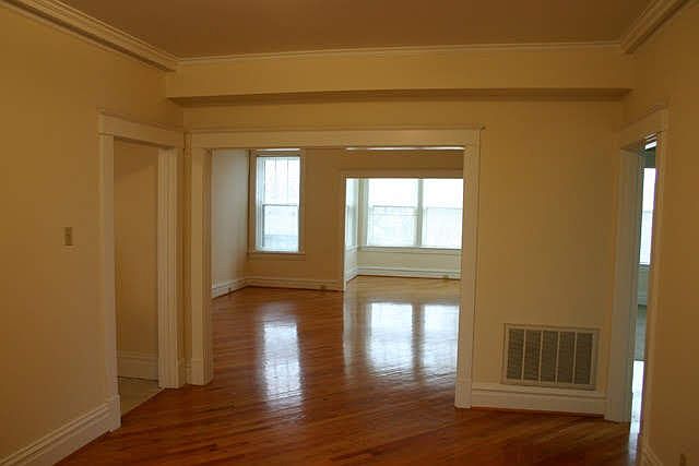 1st image of 324 Laurel St #1S