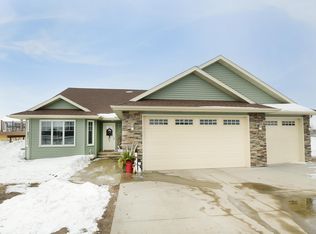 3554 Lucke Ln E, Grand Forks, ND 58201