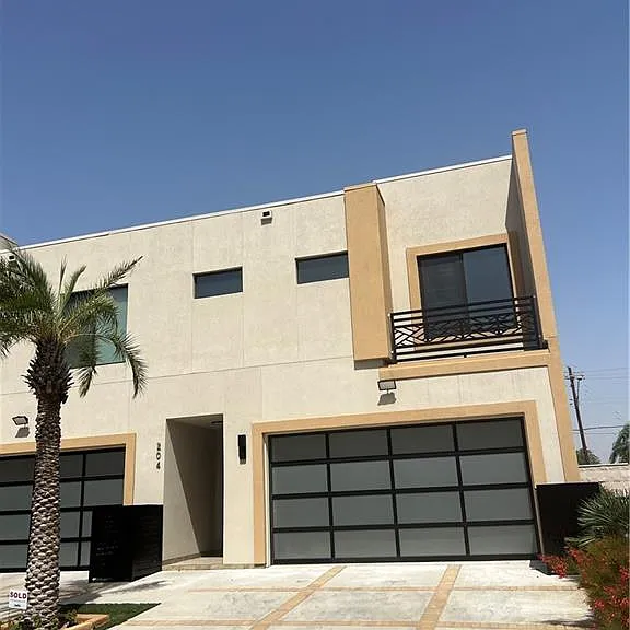 204 Canary Ave — Photo 1