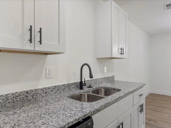 Arlington Townes Modern 3-Bedroom Townhomes in Greer, SC, 2 Arlington Rd, Greer, SC 29651