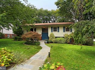 7000 Vagabond Dr, Falls Church, VA 22042