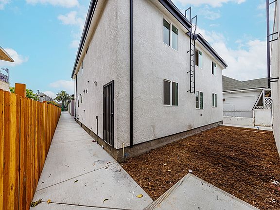 4th image of 946 E 21st St #948