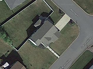 101 W Acorn Hill Dr, Olyphant, PA 18447