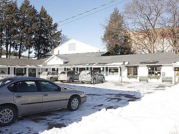 2nd image of 6 Doubleday Ct