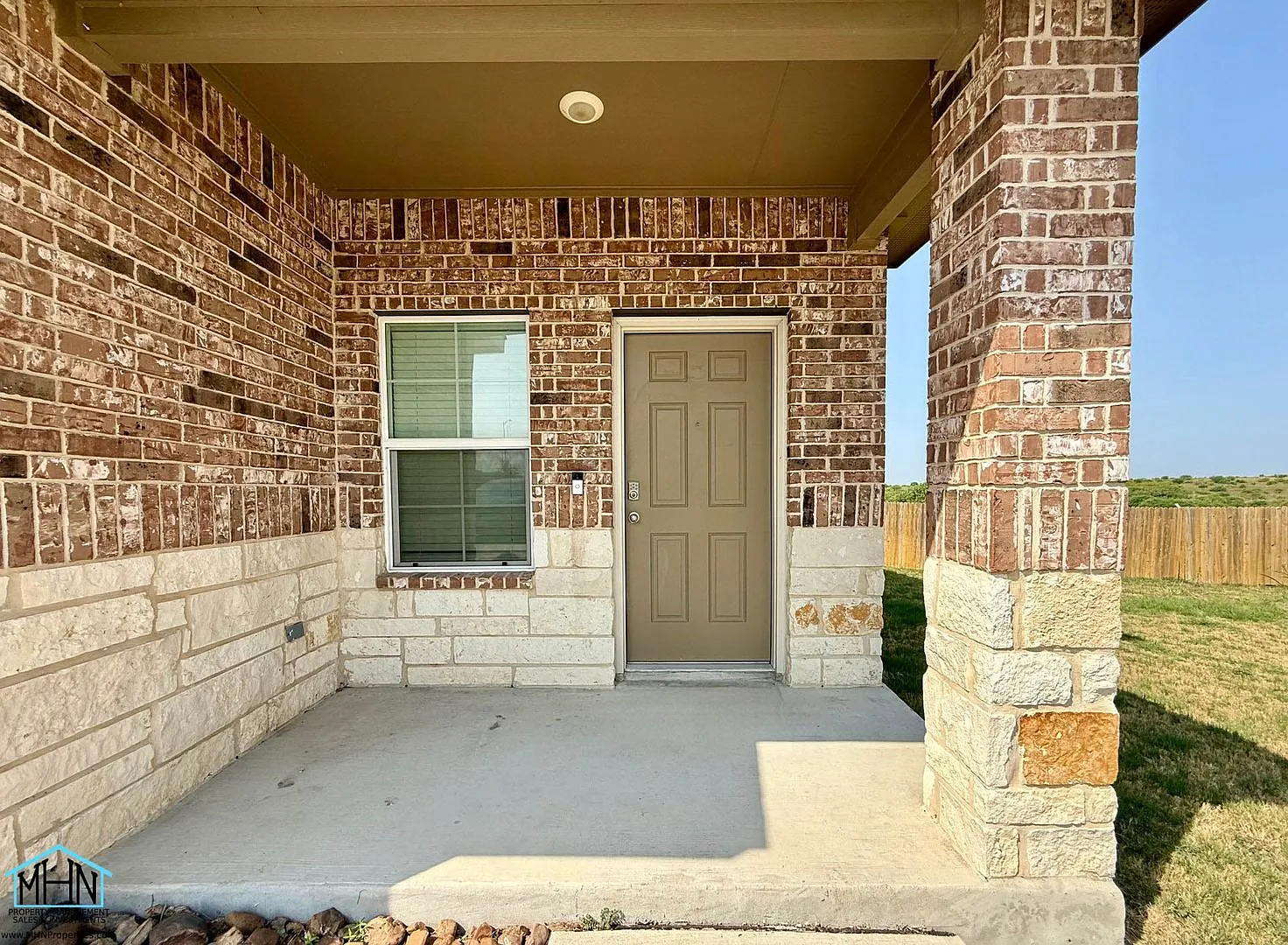 Spacious 2-Story 4-Bedroom, 2.5-Bath Home with Huge Backyard in Desirable Cobalt Canyon! — Photo 3