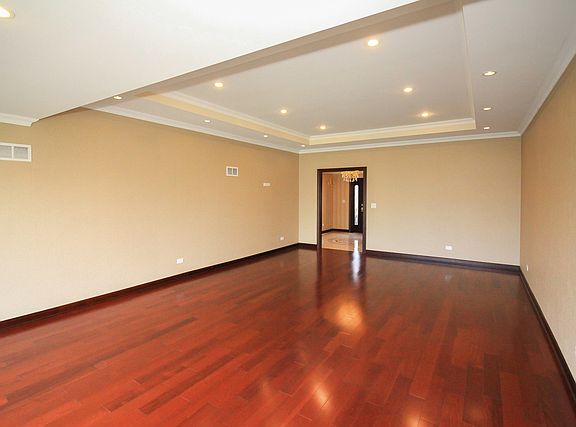 4th image of 135 Arrowwood Dr