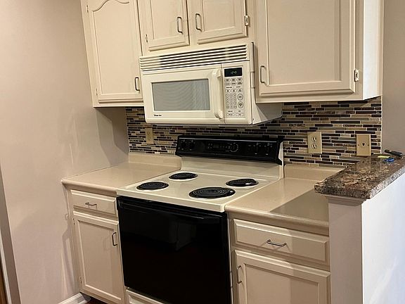4th image of 13 Coralberry Ct Building 1