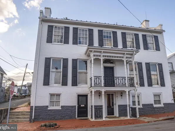 19 N Market St, Mc Veytown, PA 17051