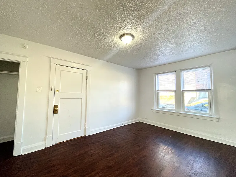 2 bed, 1.0 bath, 800 sqft, $1,250 — Photo 3